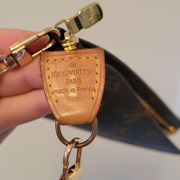 100% Authentic Louis Vuitton Brown Monogram Pouch - Picture 8 of 17